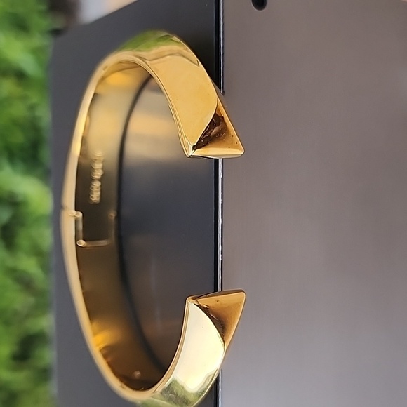 Kate Spade New York Raise The Bar Shiny Cuff Hinged Gold Tone Bracelet - Picture 3 of 5